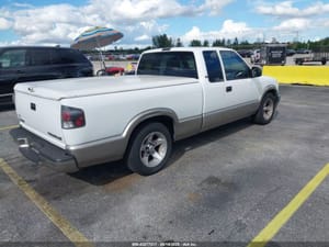 1999 GMC S10s15