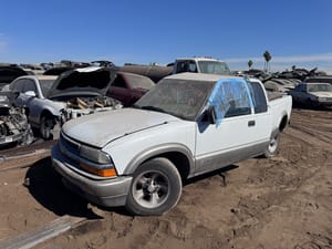 1999 GMC S10s15