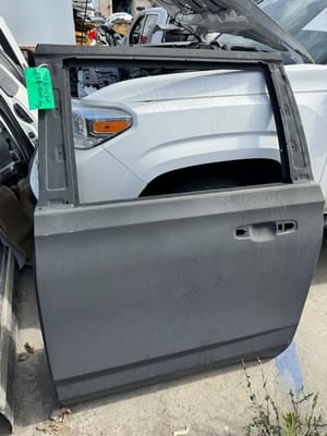 2023 GMC Sub150 Rear Door