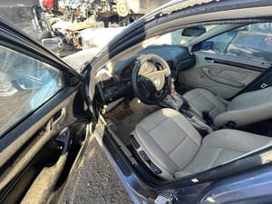 2005 BMW 325i