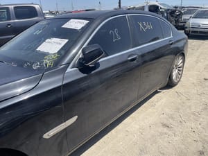 2012 BMW 750i