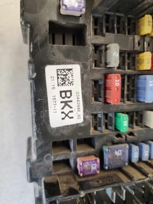 2017 GMC Silv35 Engine Fuse Box