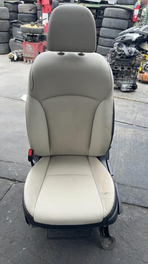 2016 Subaru Subxv Front Seat