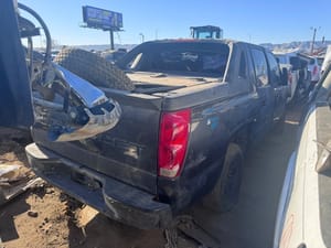 2004 GMC Aval15