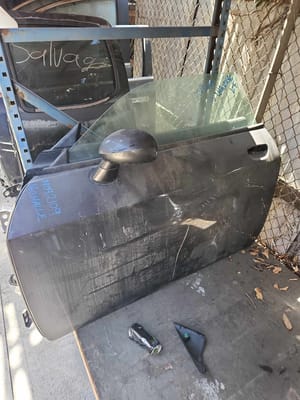 2016 Chrysler Challenger Front Door
