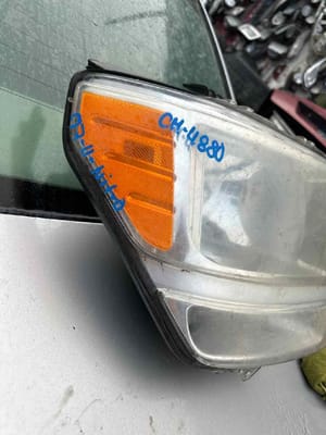 2010 Dodge Nitro Headlight