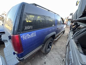 1999 GMC Sub250