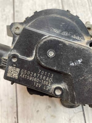2013 Chrysler Challenger Wiper Motor Front