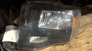 2008 Ford Expedition Headlight