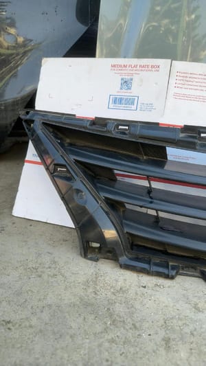 2018 Nissan Versa Grille