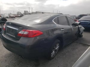 2012 Infiniti M37