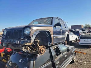 2004 Jeep Liberty Vehicle Unit Complt.
