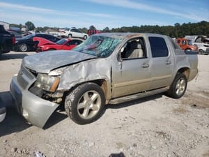2008 GMC Aval15