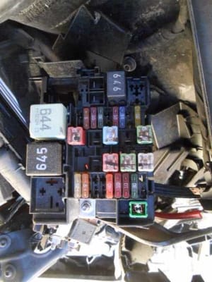 2012 Volkswagen Beetle Fuse Box, Engine