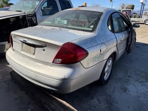 2003 Ford Taurus