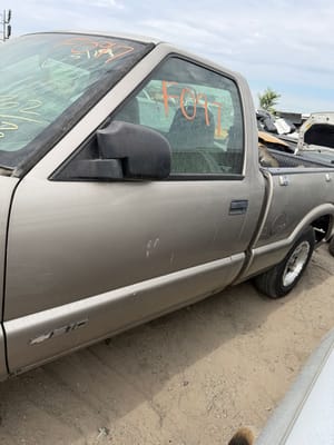 1999 GMC S10s15
