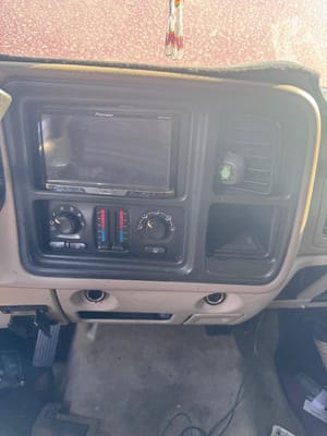 2004 GMC Sub150