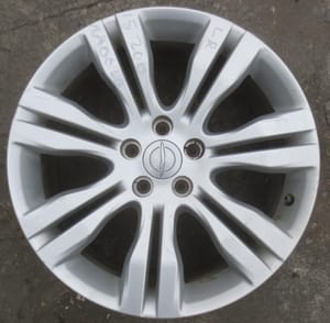 2015 Chrysler 200 Wheel