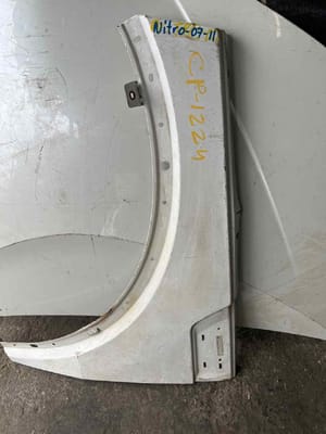 2010 Dodge Nitro Fender
