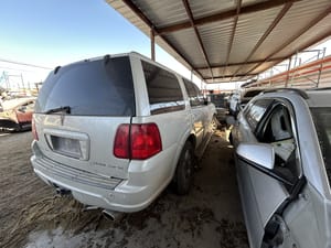 2005 Lincoln Navigator