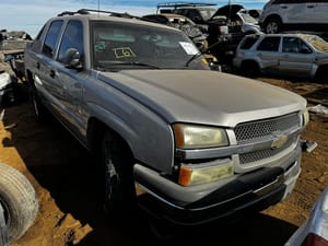 2005 GMC Aval15