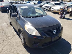 2014 Nissan Versa Strut
