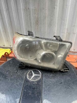 2015 Toyota Sequoia Headlight
