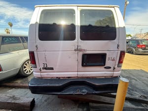 2005 Ford E-350