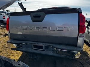 2005 GMC Aval15