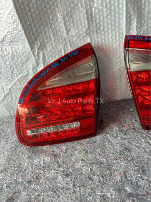 2012 Porsche Cayenne Tail Light