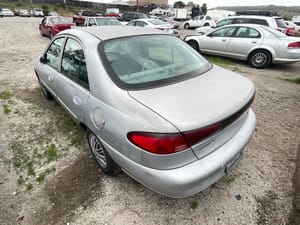 2000 Ford Escort