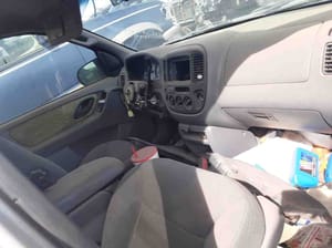 2002 Ford Escape Vehicle Unit Complt.