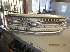 2011 Ford Taurus Grille