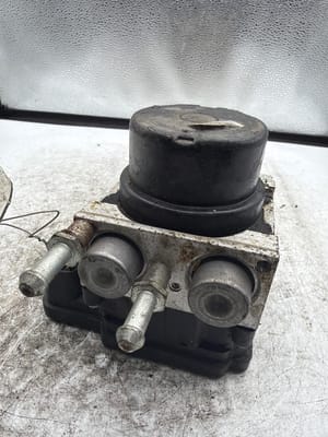 2016 Nissan Quest ABS Module