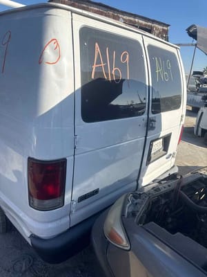 2005 Ford E-150