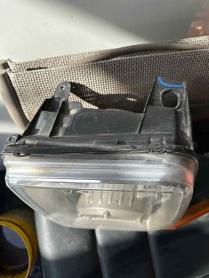 2010 Jeep Commander Headlight