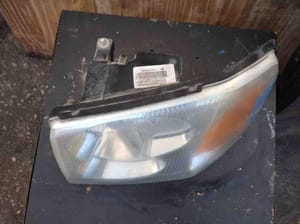 2005 GMC Envoy Headlight