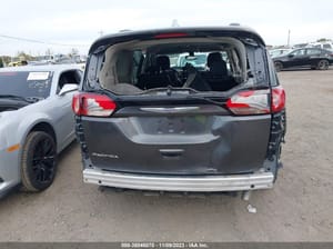 2017 Chrysler Pacifica Rear Door