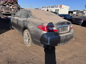 2012 Infiniti M37