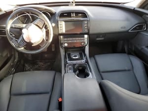 2017 Jaguar Xe