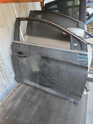 2017 Hyundai Sonata Front Door