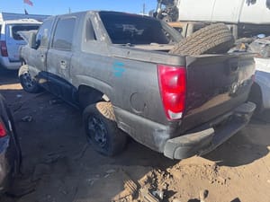 2004 GMC Aval15