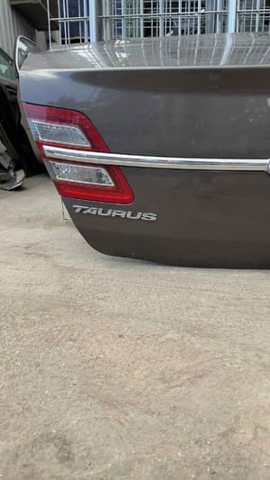 2016 Ford Taurus Trunk Lid