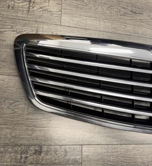 2009 Mercedes Benz S-Class Grille