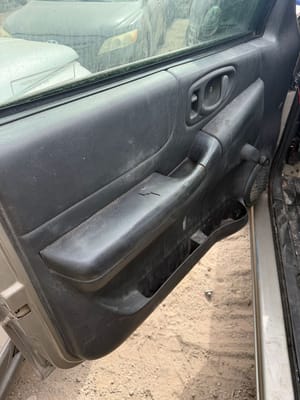 1999 GMC S10s15