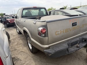 1999 GMC S10s15