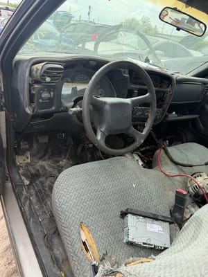 1999 GMC S10s15