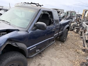2003 GMC S10s15