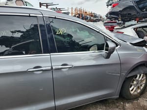 2021 Chrysler Pacifica Rear Door