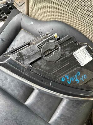 2010 Volvo S40 Headlight
